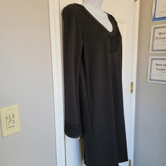 Max Studio Black Long Flared Sleeve V Neck Embroidered Dress Knee Length Size M - Picture 6 of 12